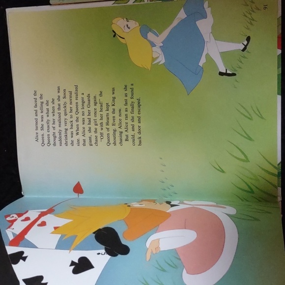Walt Disney's Alice in wonderland and Snow White and the seven dwarfs hard books - Picture 3 of 11